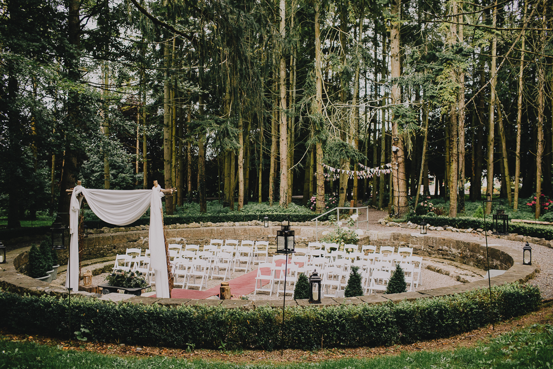 outdoor wedding ceremony turntable station house hotel